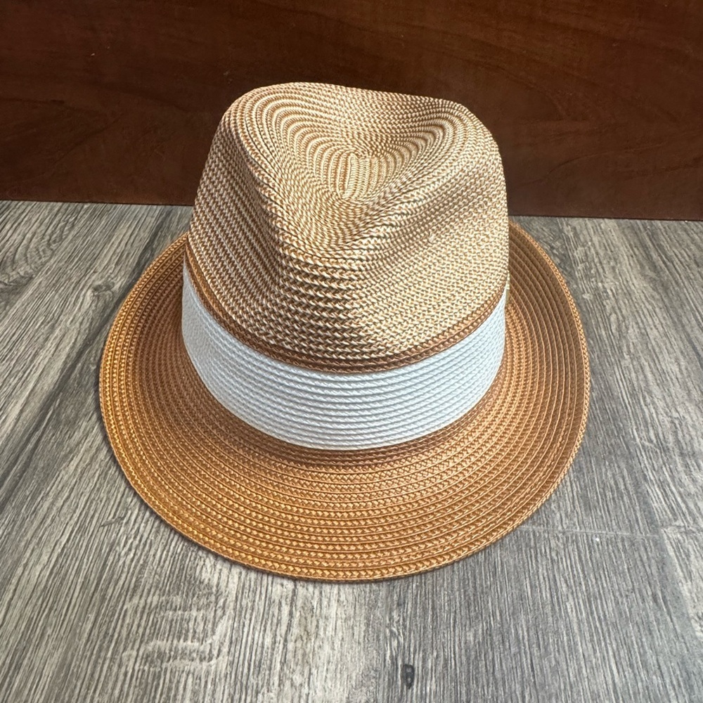 Classic Tan and White Fedora Hat - Picture 2 of 4